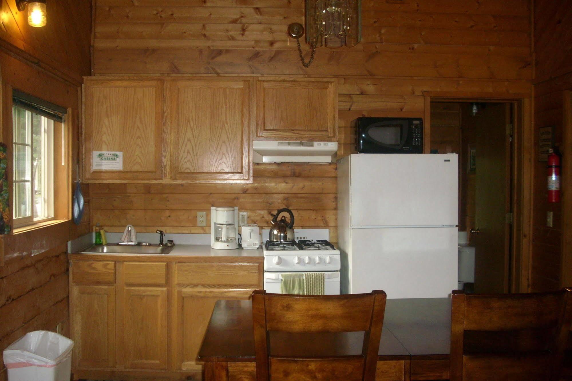 Box Canyon Cabins Сюърд Екстериор снимка